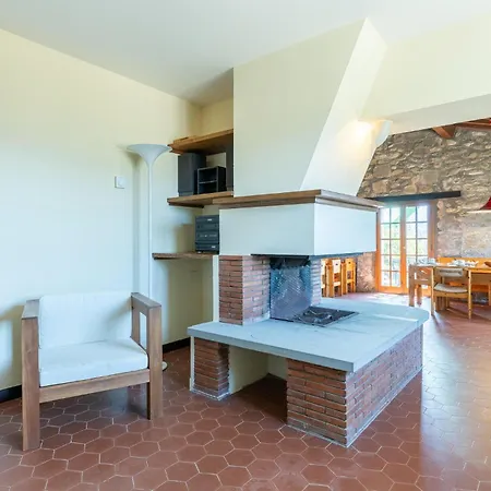 Gorgeous In Collemandina Feriehus *